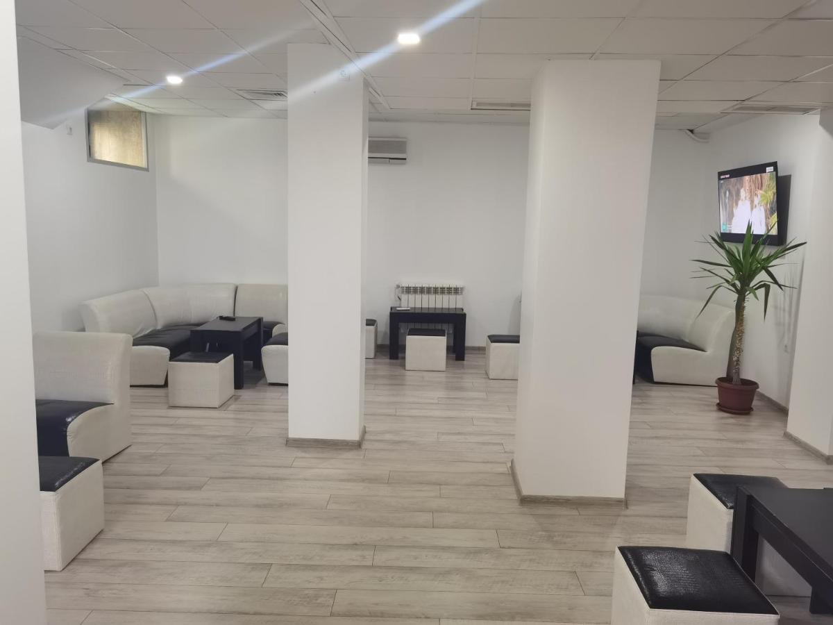Hotel Oazis Haskovo Ngoại thất bức ảnh
